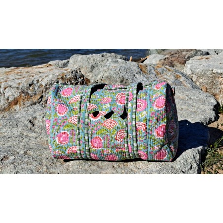 Sac de voyage matelassé bleu rose vert