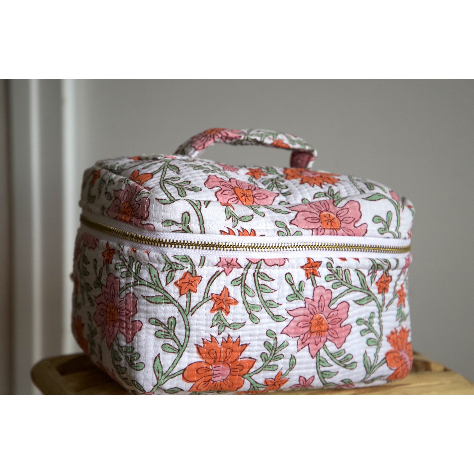 Trousse de toilette type vanity fleurs orange rose