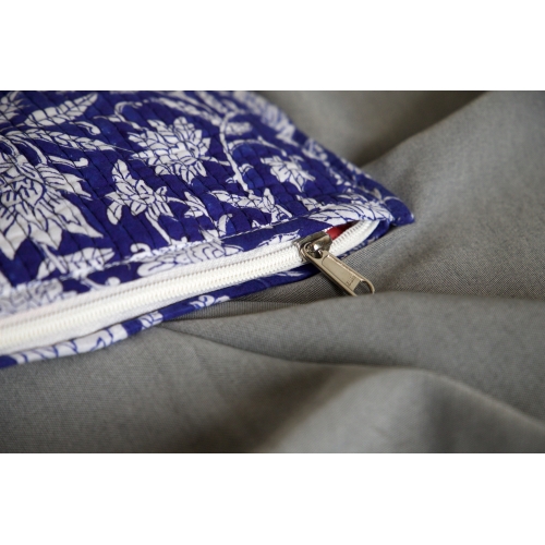 Pochette en coton matelassé bleu