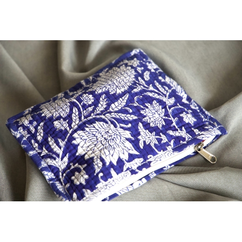 Pochette en coton matelassé bleu