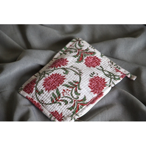 Pochette en coton matelassé fleurs roses