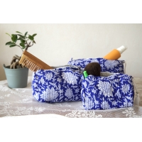 Trousse de toilette matelassée bleue