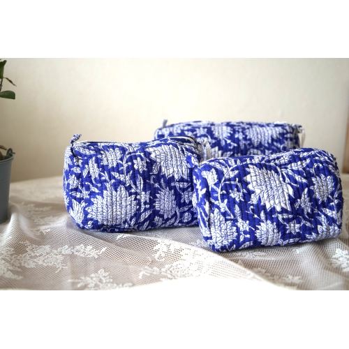 Trousse de toilette matelassée bleue