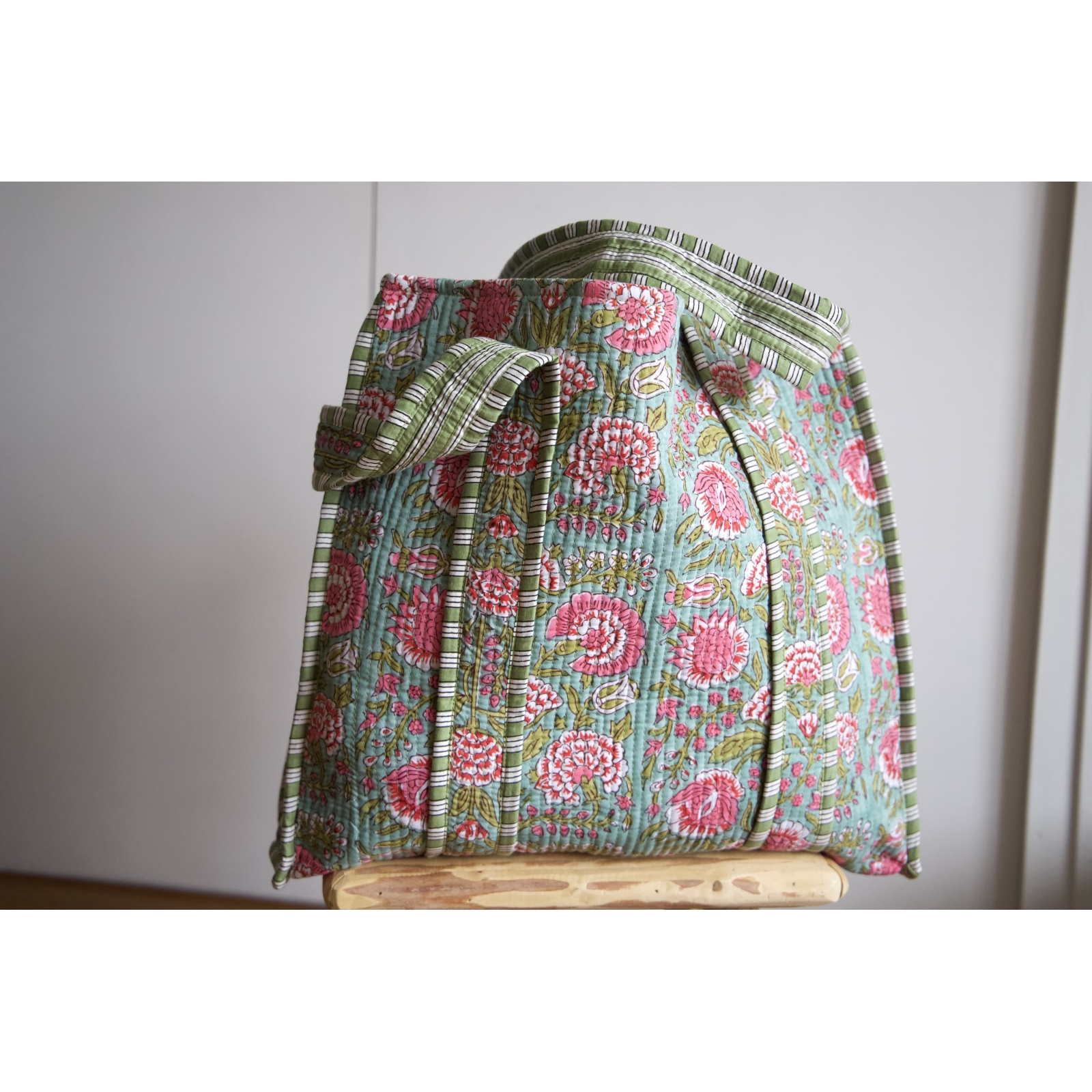 Sac cabas en coton matelassé bleu rose vert