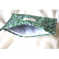 Pochette en coton matelassé fleurs bleues et vertes