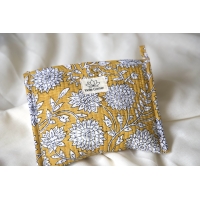 Pochette en coton matelassé moutarde