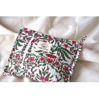 Pochette en coton matelassé fleurs roses et vertes