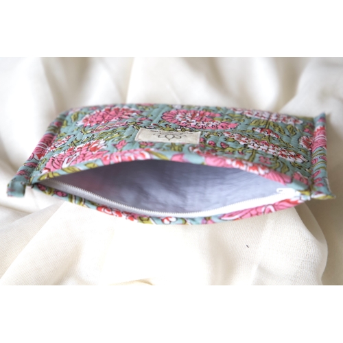Pochette en coton matelassé bleu rose vert fleuris