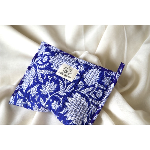 Pochette en coton matelassé bleu