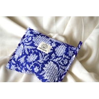 Pochette en coton matelassé bleu
