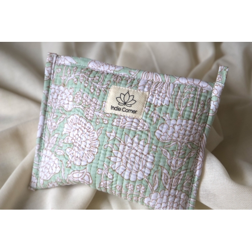 Pochette en coton matelassé vert