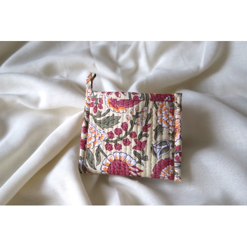 Beige quilted coin pouch