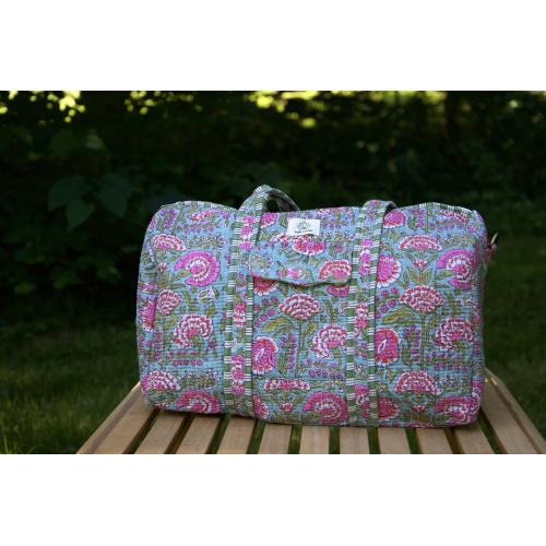 Sac de voyage matelassé bleu rose vert