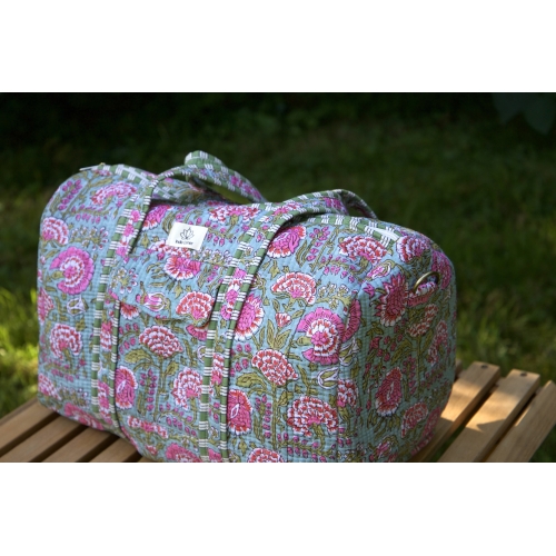Sac de voyage matelassé bleu rose vert