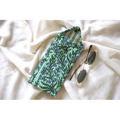 Green and blue glasses pouch