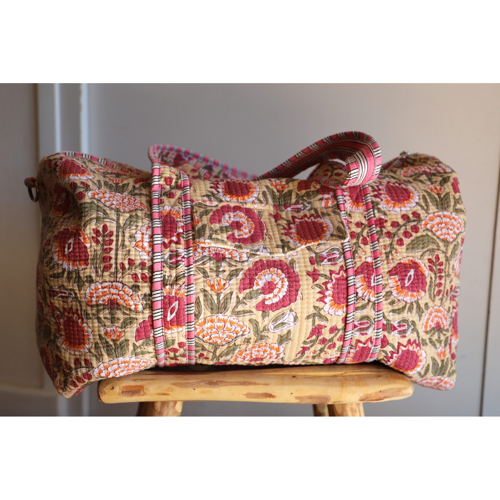 Sac de voyage matelassé beige Sac de voyage matelassé beige