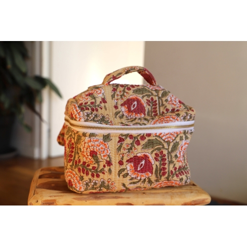 Trousse de toilette type vanity beige