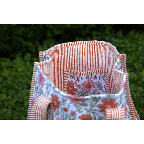 Sac cabas en coton matelassé fleuris blanc orange rose